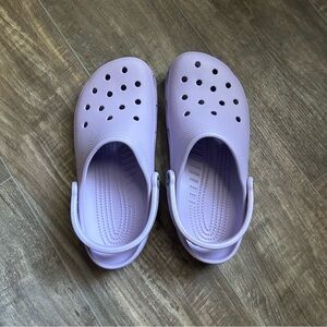 Crocs Light Purple Women’s 9 Men’s 7